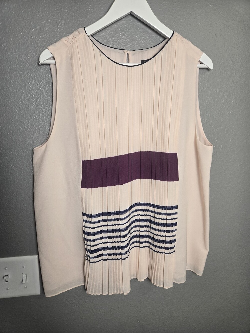 Ann Taylor Factory Pleated Sleeveless Top Size Large